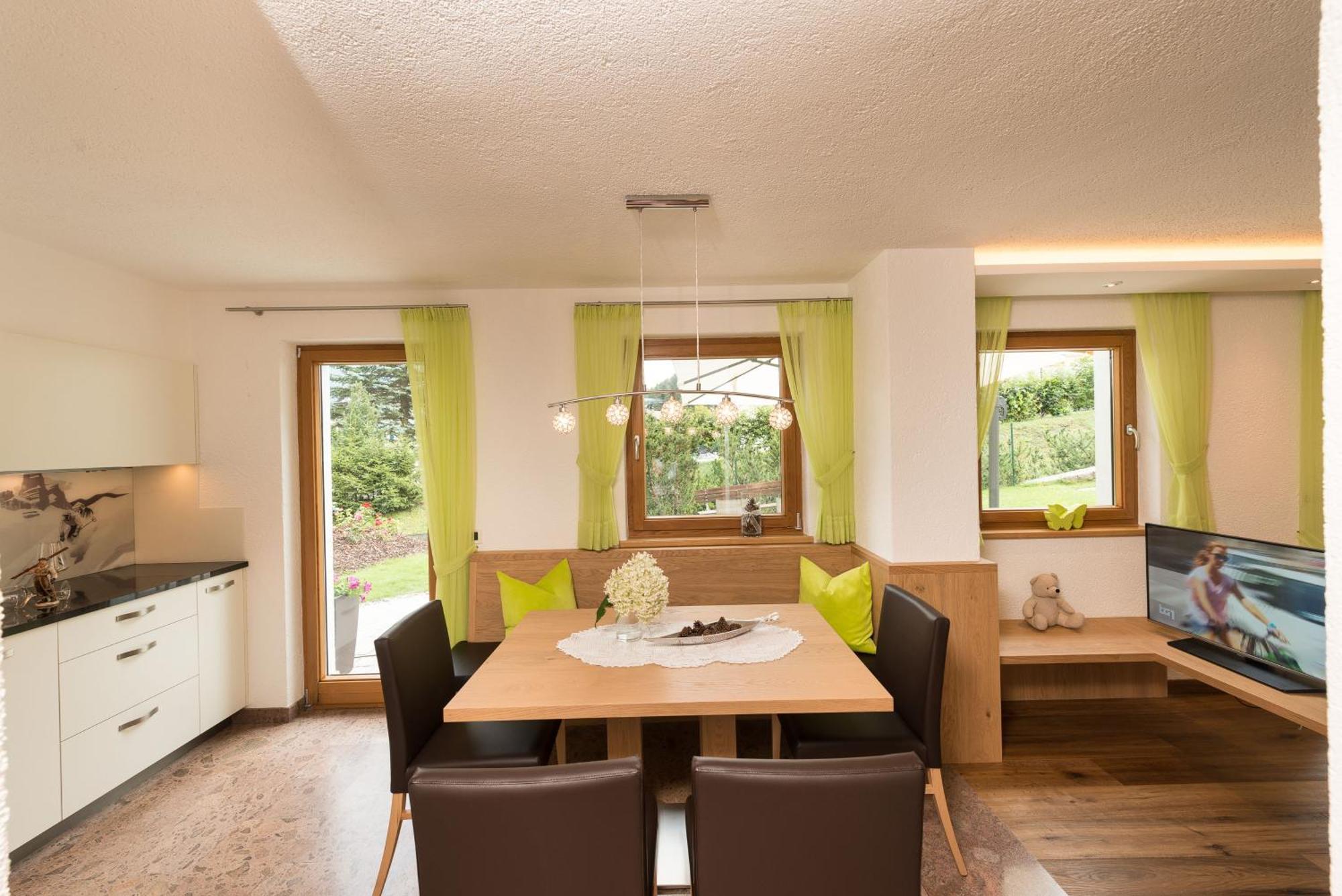 Alpin Sport Aparthotel Ortisei Bagian luar foto